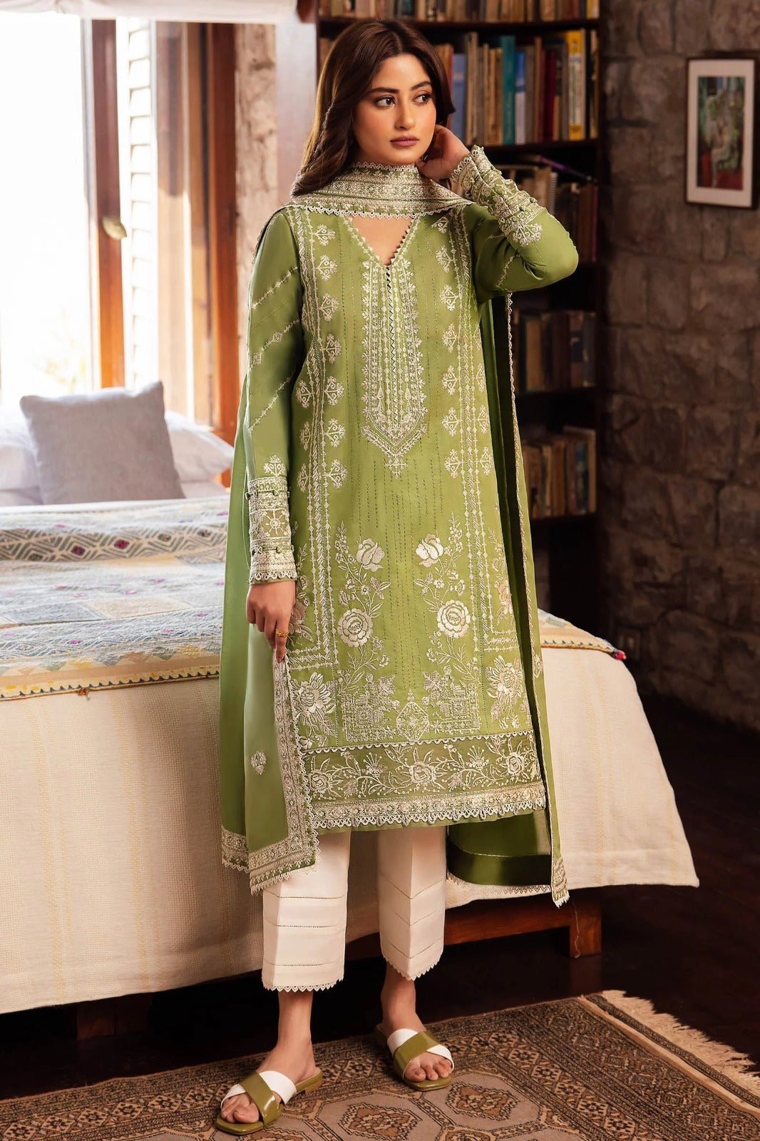 3 Piece Embroidered Lawn Shirt with Embroidered Lawn Dupatta ZL2525
